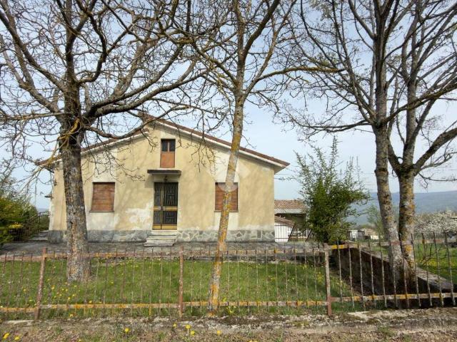 Villa Indipendente in vendita a Romagnese, Lombardia