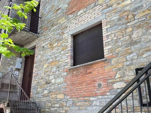 Villa Indipendente in vendita a Romagnese, Lombardia