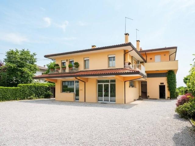 Villa Indipendente in vendita a San Giacomo, Romano D'ezzelino