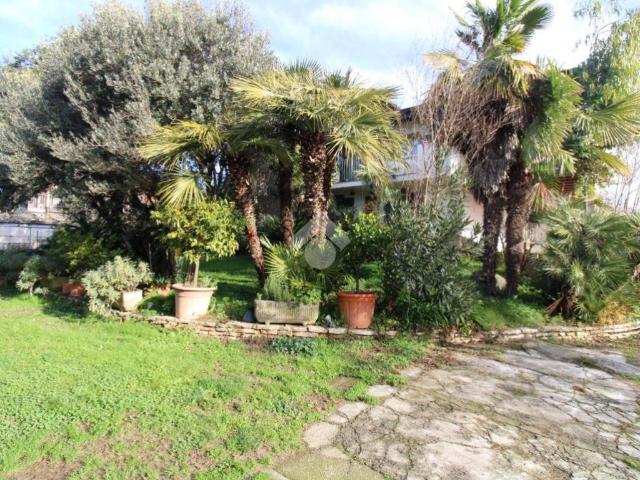 Villa Indipendente in vendita a Romano Di Lombardia, Lombardia