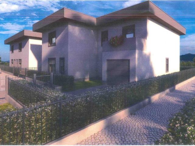Villa Indipendente in vendita a Romano Di Lombardia, Lombardia