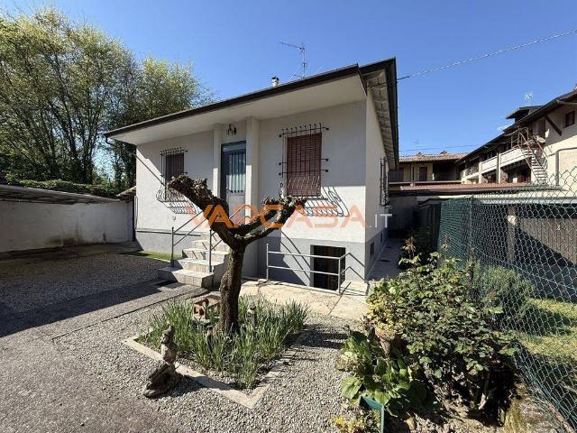 Villa Indipendente in vendita a Romano Di Lombardia, Lombardia