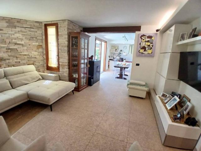 Villa Indipendente in vendita a Romans D'isonzo, Friuli-Venezia Giulia