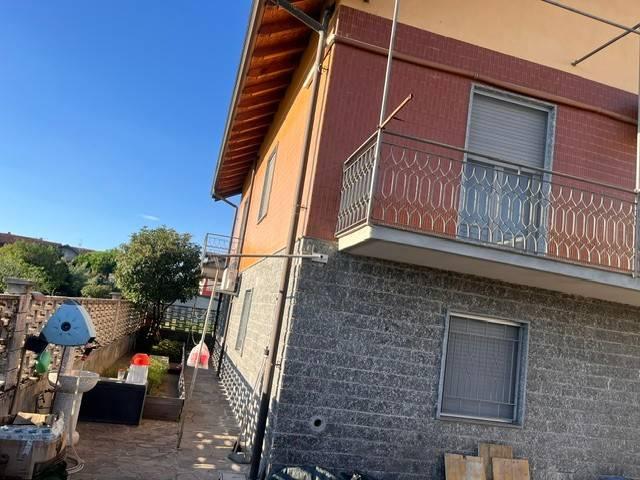 Villa Indipendente in vendita a Romentino, Novara