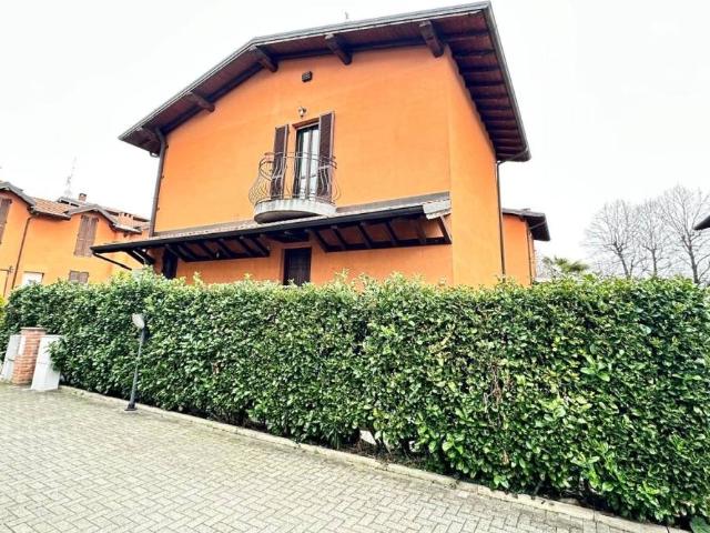 Villa Indipendente in vendita a Piemonte, Novara