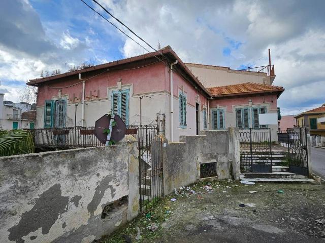 Villa Indipendente in vendita a Due Torri, Rometta