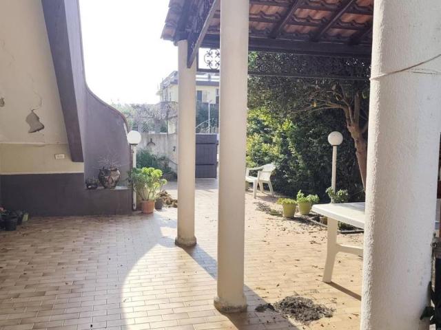 Villa Indipendente in vendita a Due Torri, Rometta