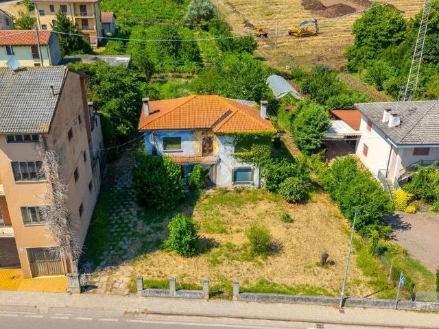 Villa Indipendente in vendita a Roncà, Veneto
