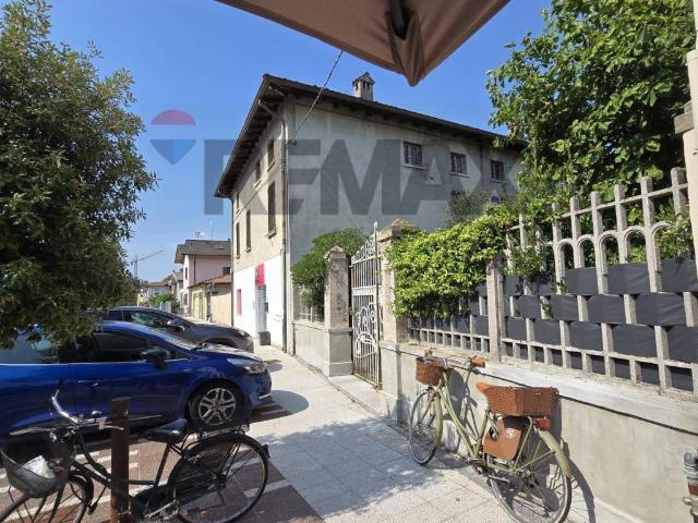 Villa Indipendente in vendita a Roncadelle, Lombardia