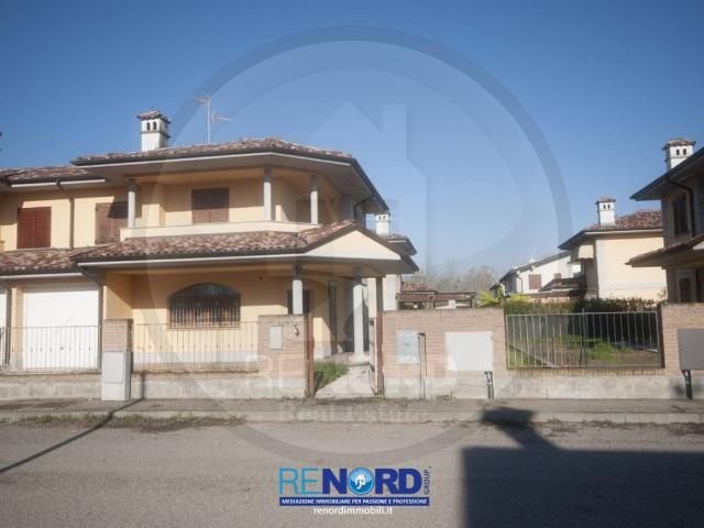 Villa Indipendente in vendita a Roncaro, Lombardia