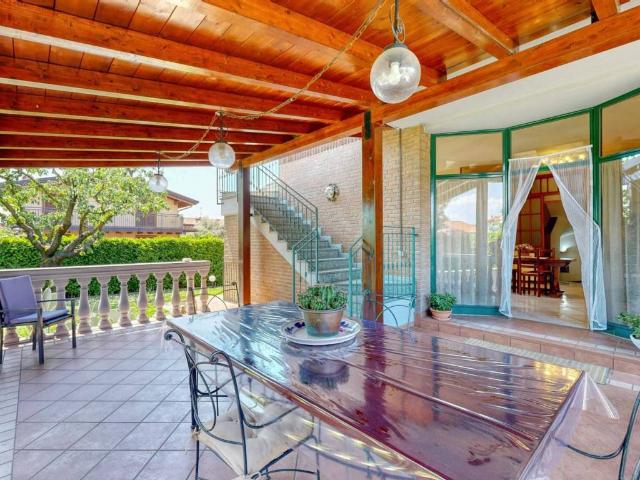 Villa Indipendente in vendita a Roncello, Lombardia