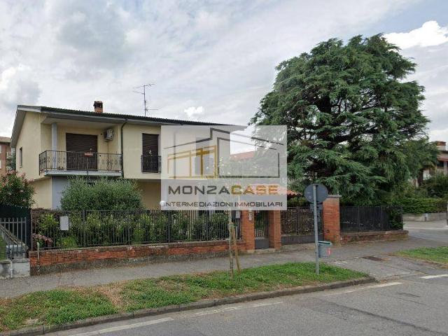 Villa Indipendente in vendita a Roncello