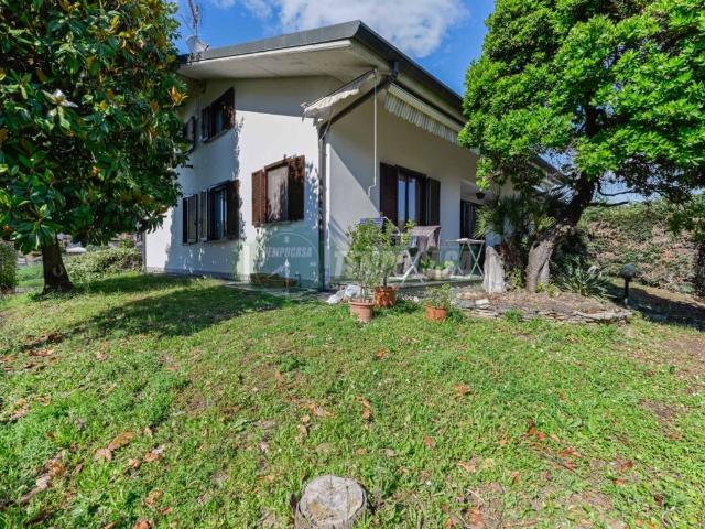 Villa Indipendente in vendita a Roncello, Lombardia