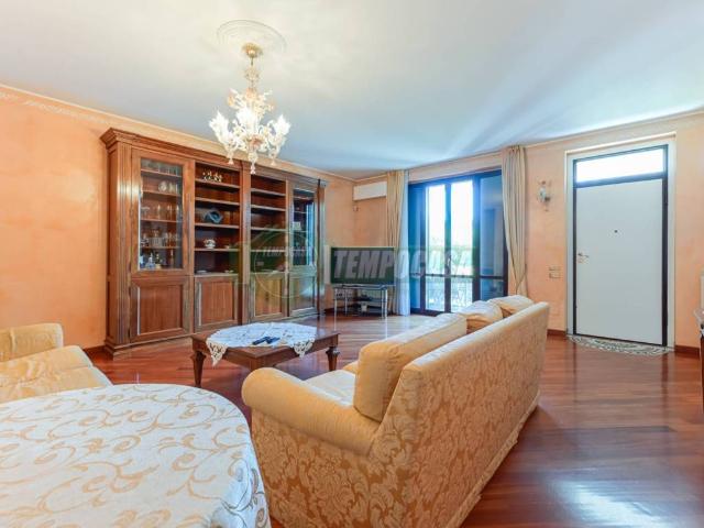 Villa Indipendente in vendita a Roncello, Lombardia
