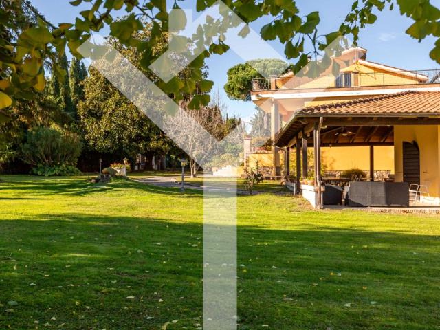 Villa Indipendente in vendita a Ronciglione, Lazio