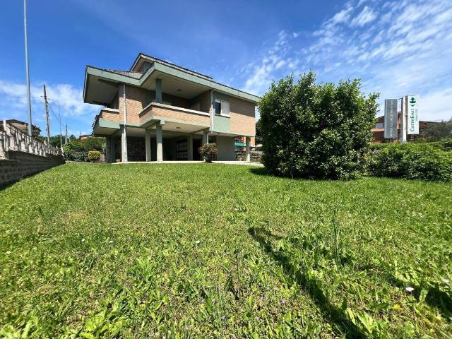 Villa Indipendente in vendita a Ronciglione, Lazio