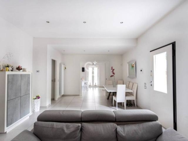 Villa Indipendente in vendita a Ronciglione, Lazio