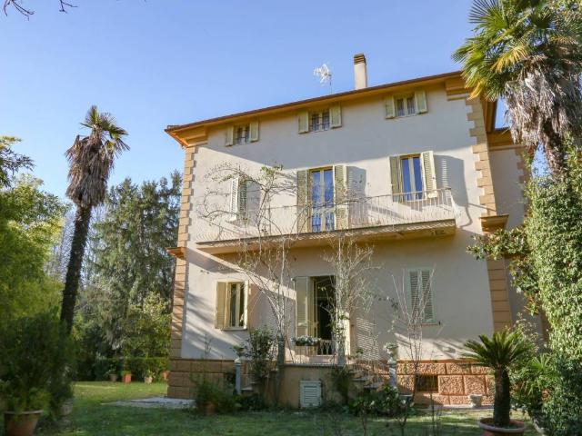 Villa Indipendente in vendita a Ronciglione, Lazio