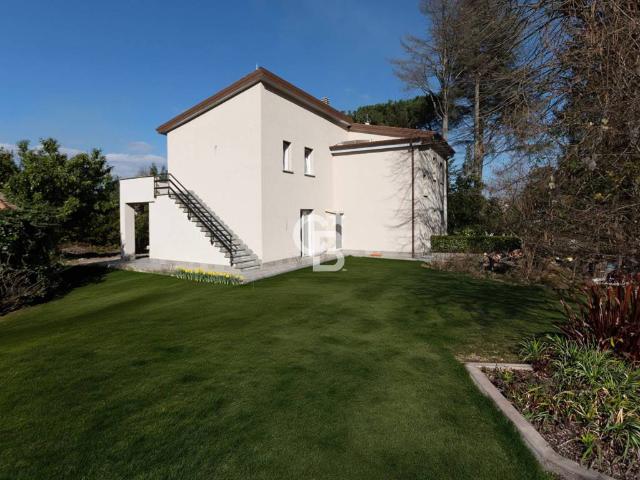 Villa Indipendente in vendita a Punta del Lago, Ronciglione