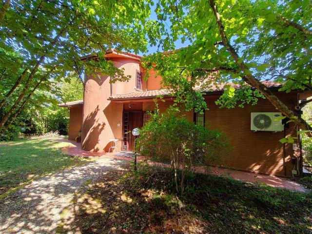 Villa Indipendente in vendita a Ronciglione, Lazio