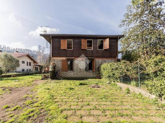 Villa Indipendente in vendita a Punta del Lago, Ronciglione