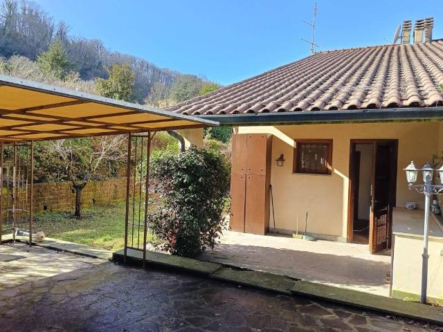 Villa Indipendente in vendita a Punta del Lago, Ronciglione