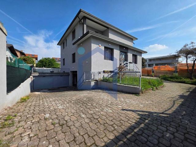 Villa Indipendente in vendita a Ronco Briantino, Lombardia