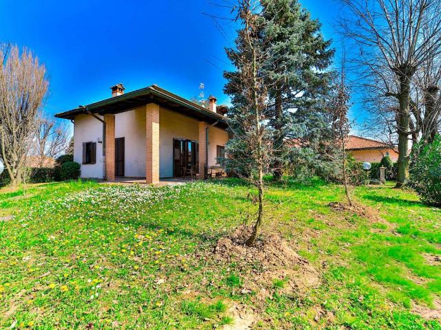Villa Indipendente in vendita a Ronco Briantino, Lombardia