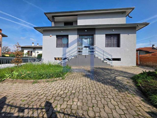 Villa Indipendente in vendita a Ronco Briantino, Lombardia