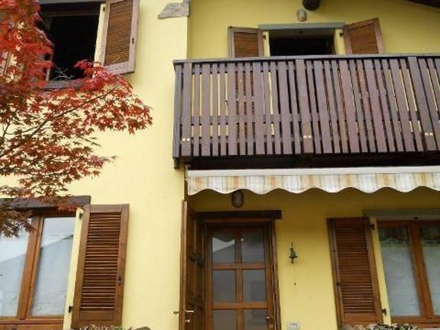 Villa Indipendente in vendita a Comunità Montana della Valle Brembana, Roncobello