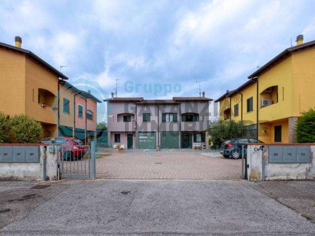 Villa Indipendente in vendita a Roncoferraro, Lombardia