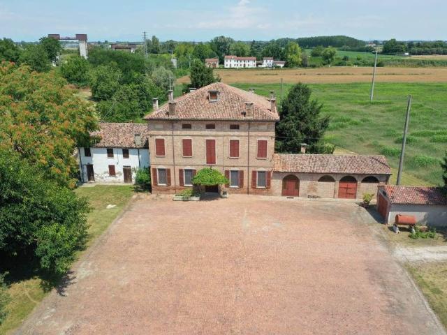 Villa Indipendente in vendita a Roncoferraro, Lombardia