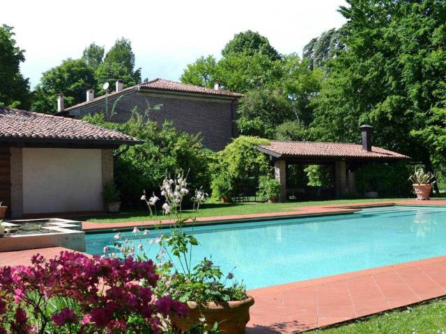Rustico in vendita a Roncoferraro, Lombardia