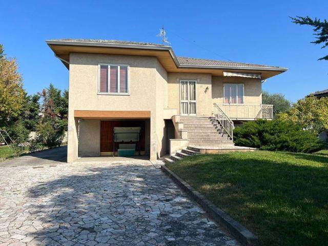 Villa Indipendente in vendita a Roncoferraro, Lombardia