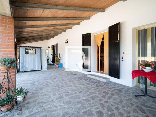 Villa Indipendente in vendita a Cento, Roncofreddo