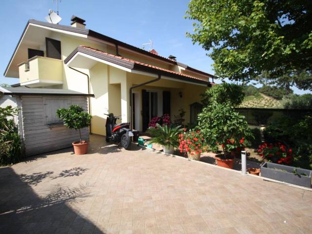 Villa Indipendente in vendita a Roncofreddo, Reggio Emilia