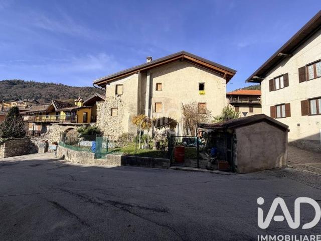 Villa Indipendente in vendita a Comunità della Vallagarina, Ronzo Chienis