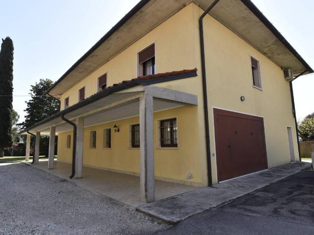 Villa Indipendente in vendita a Rosà, Veneto