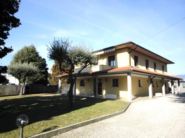 Villa Indipendente in vendita a Rosà, Veneto
