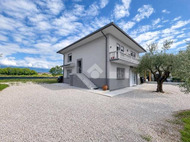 Villa Indipendente in vendita a Ca' Minotto, Rosà