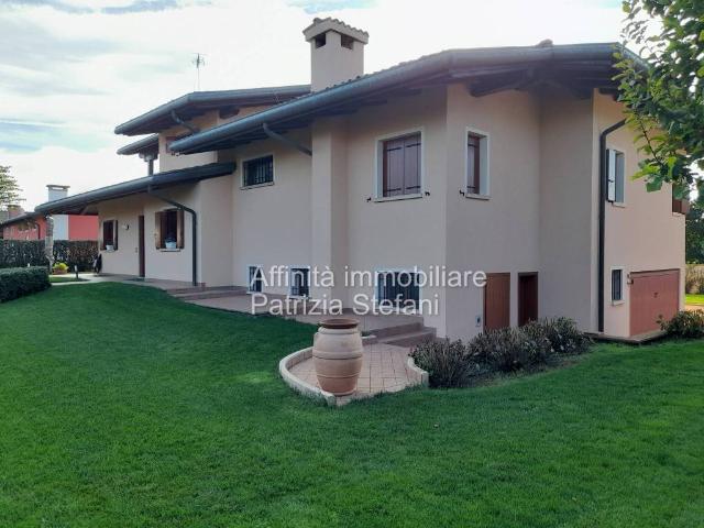 Villa Indipendente in vendita a Rosà, Veneto