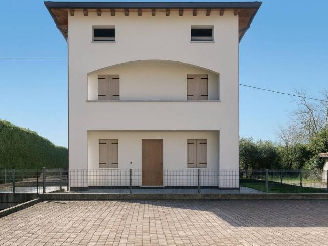 Villa Indipendente in vendita a Rosà, Veneto