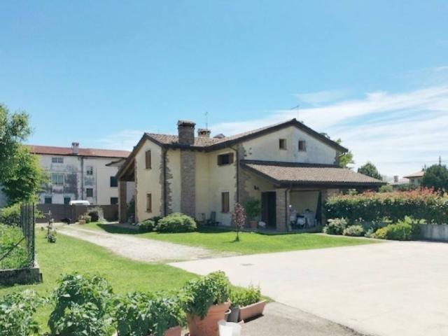 Villa Indipendente in vendita a Rosà, Veneto