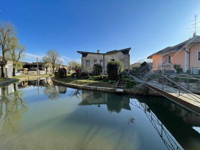 Villa Indipendente in vendita a Rosasco, Lombardia
