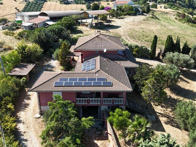 Villa Indipendente in vendita a Montepagano, Roseto degli Abruzzi