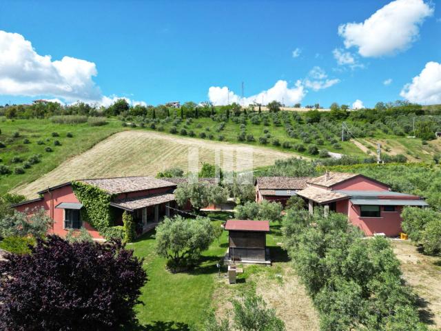 Villa Indipendente in vendita a Giammartino, Roseto Degli Abruzzi