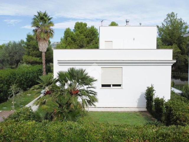 Villa Indipendente in vendita a Roseto Degli Abruzzi, Abruzzo