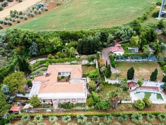 Villa Indipendente in vendita a Piana degli Ulivi, Roseto degli Abruzzi