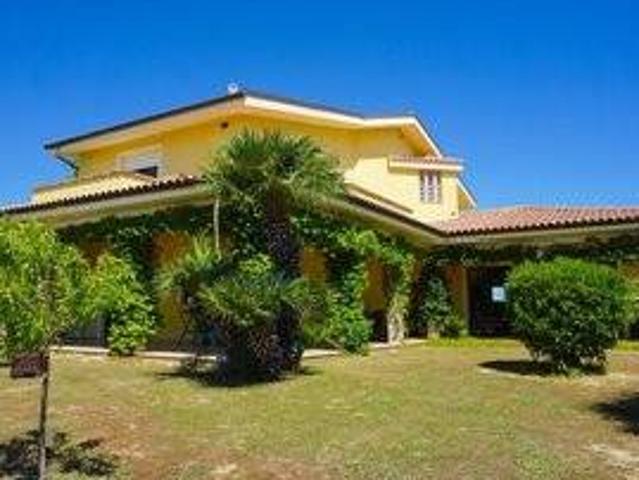 Villa Indipendente in vendita a Colle del Sole, Roseto Degli Abruzzi