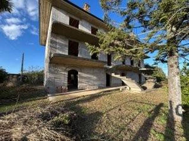 Villa Indipendente in vendita a Roseto Degli Abruzzi, Abruzzo